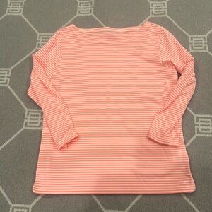Vineyard vines top